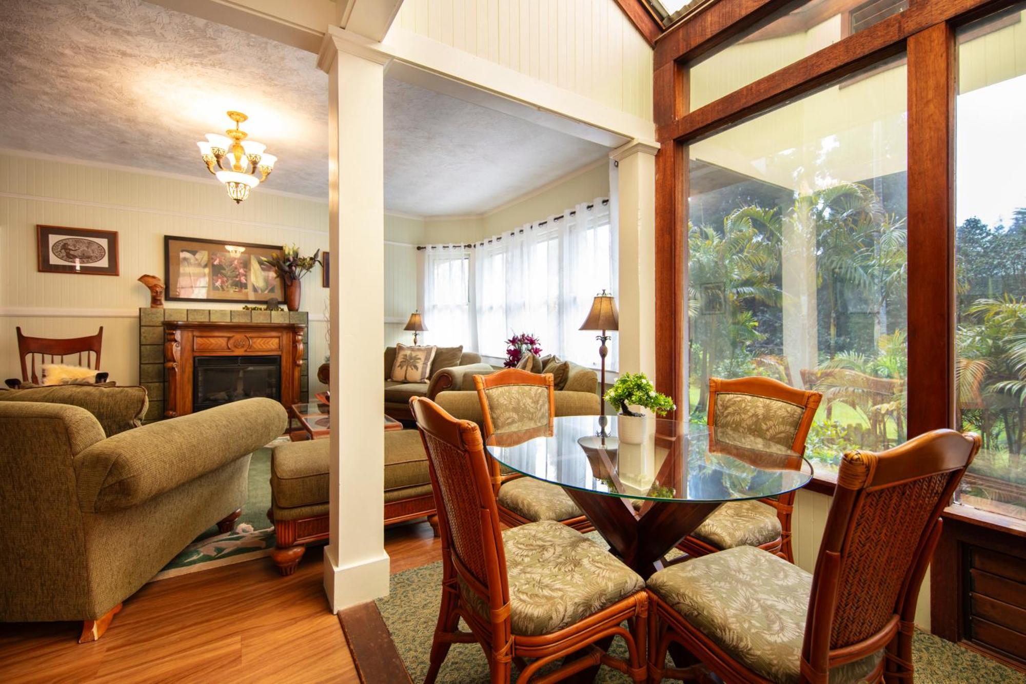 Aloha Junction Bed And Breakfast -Minutes Away From Hawaii Volcanoes National Park Buitenkant foto