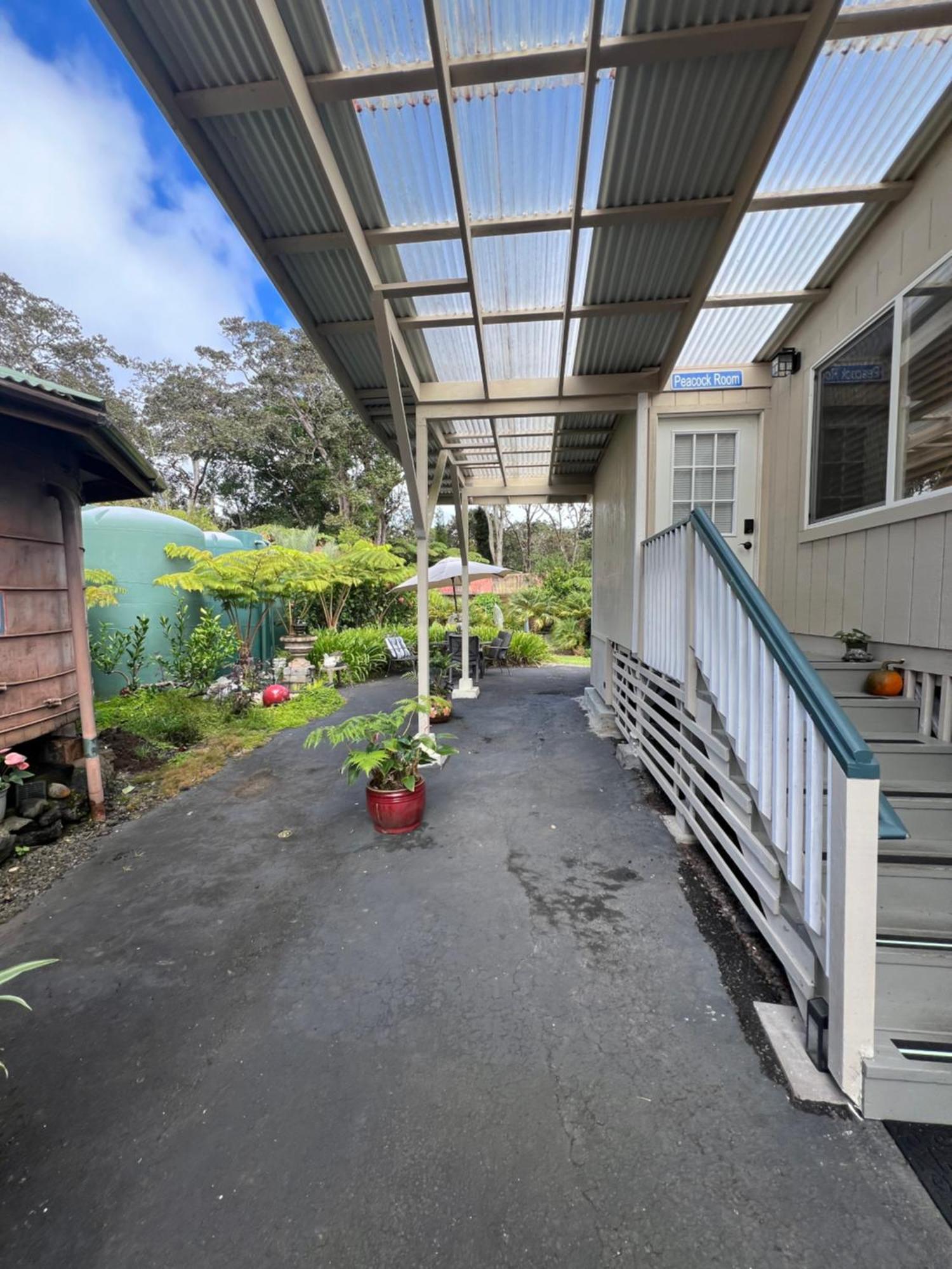 Aloha Junction Bed And Breakfast -Minutes Away From Hawaii Volcanoes National Park Buitenkant foto