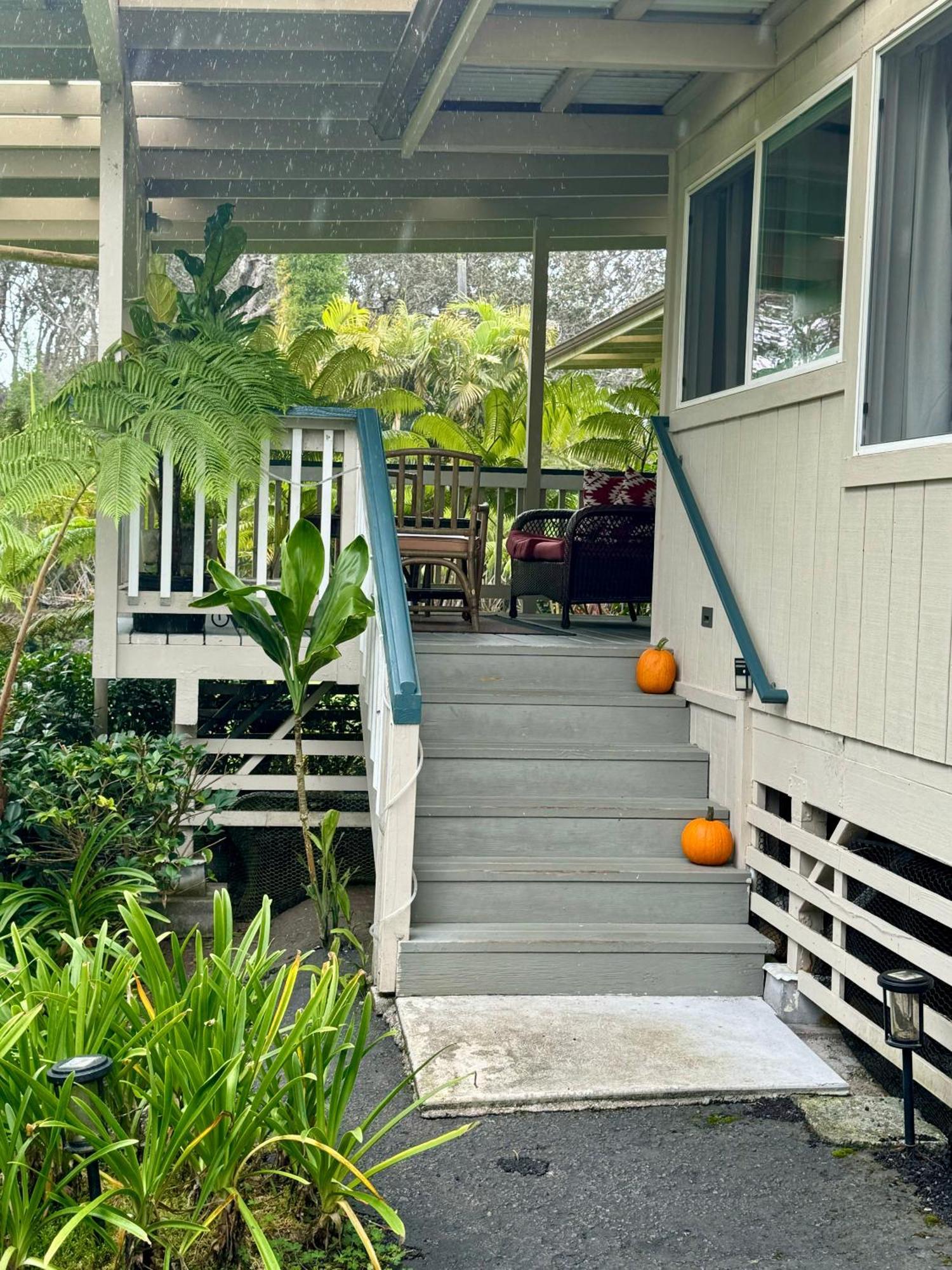 Aloha Junction Bed And Breakfast -Minutes Away From Hawaii Volcanoes National Park Buitenkant foto